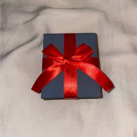 1/10 Diamond Infinity Necklace - Picture 3 of 5